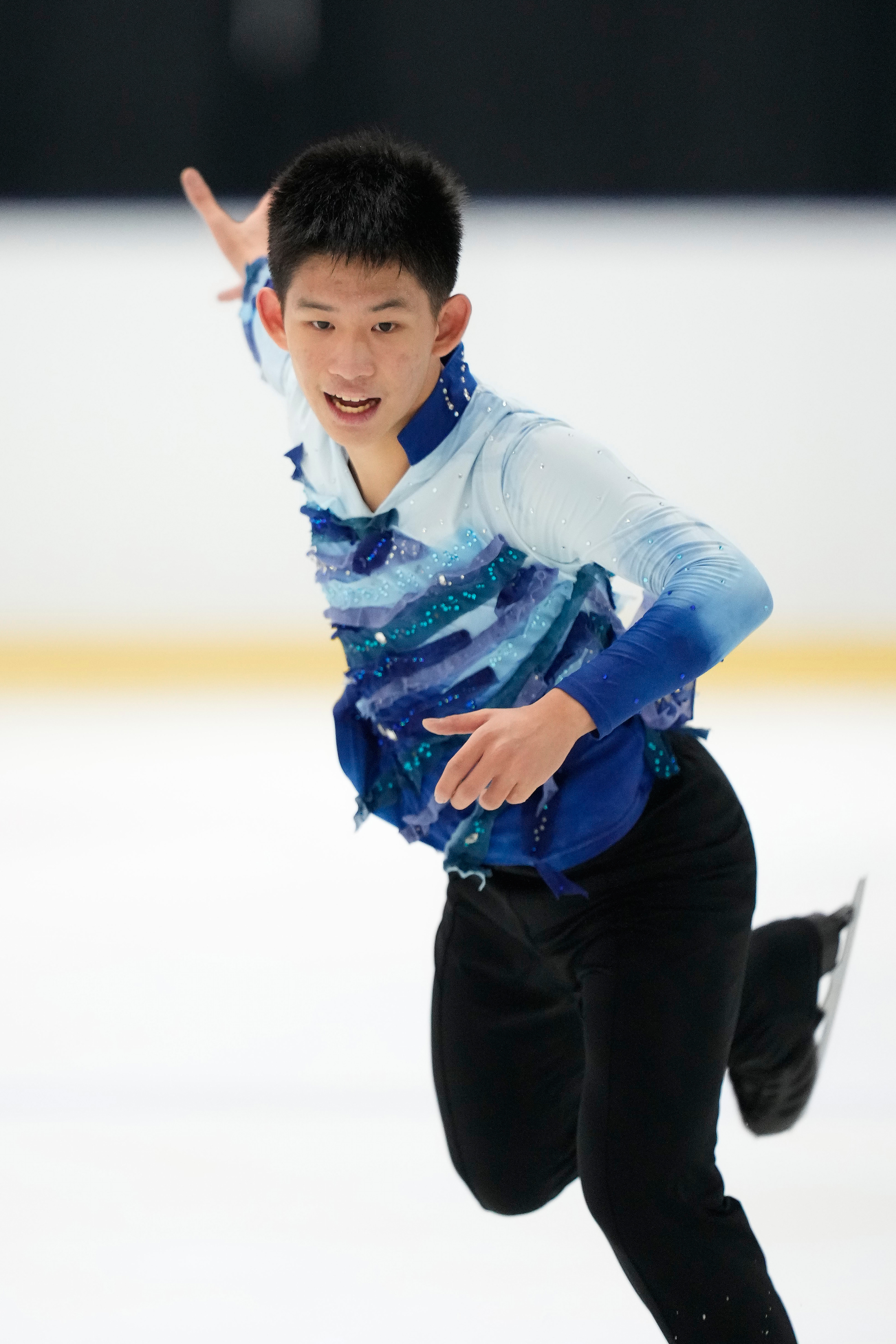 (圖)Taiwan’s Li Yu-hsiang took gold in the junior men’s group at the 2023 Asian Figure Skating Trophy.